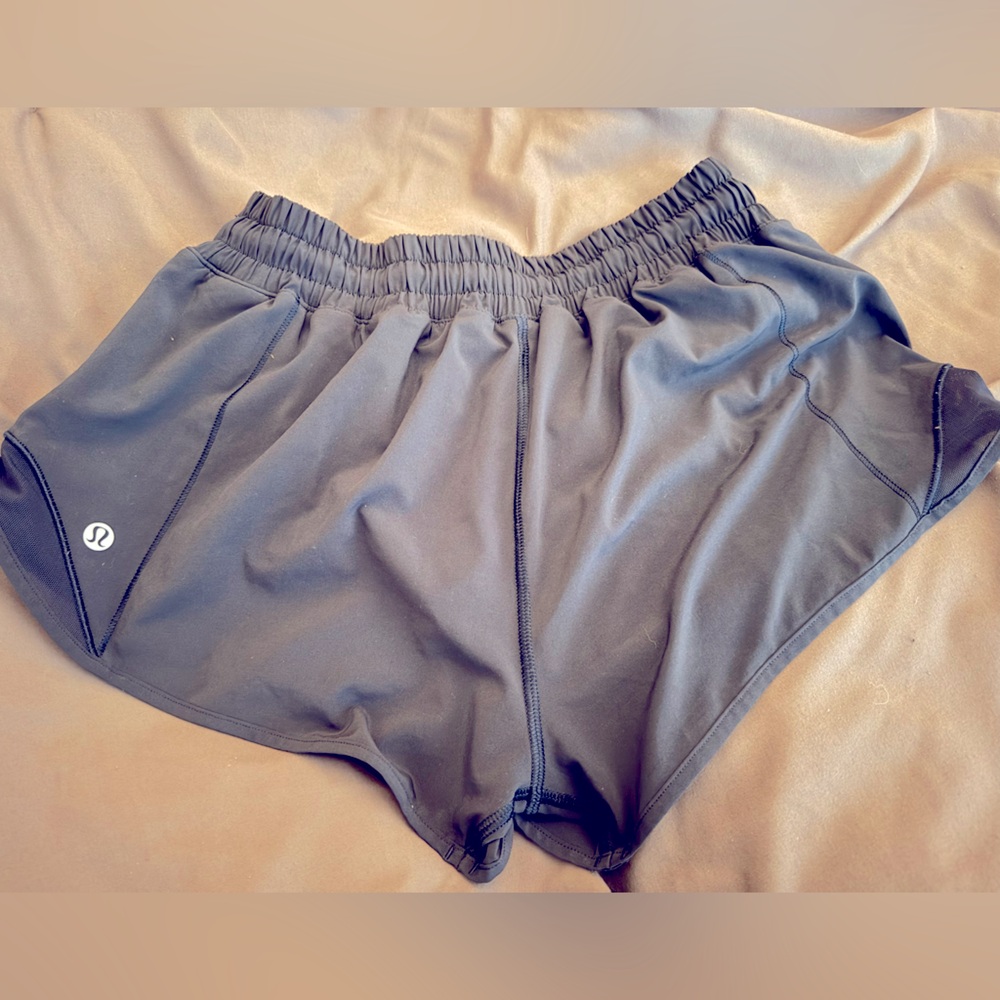 Lululemon hotty hot short 2.5